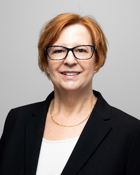 Teri Yates