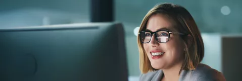 Primary Care Clinician watching the psych congress primary care online series on her computer